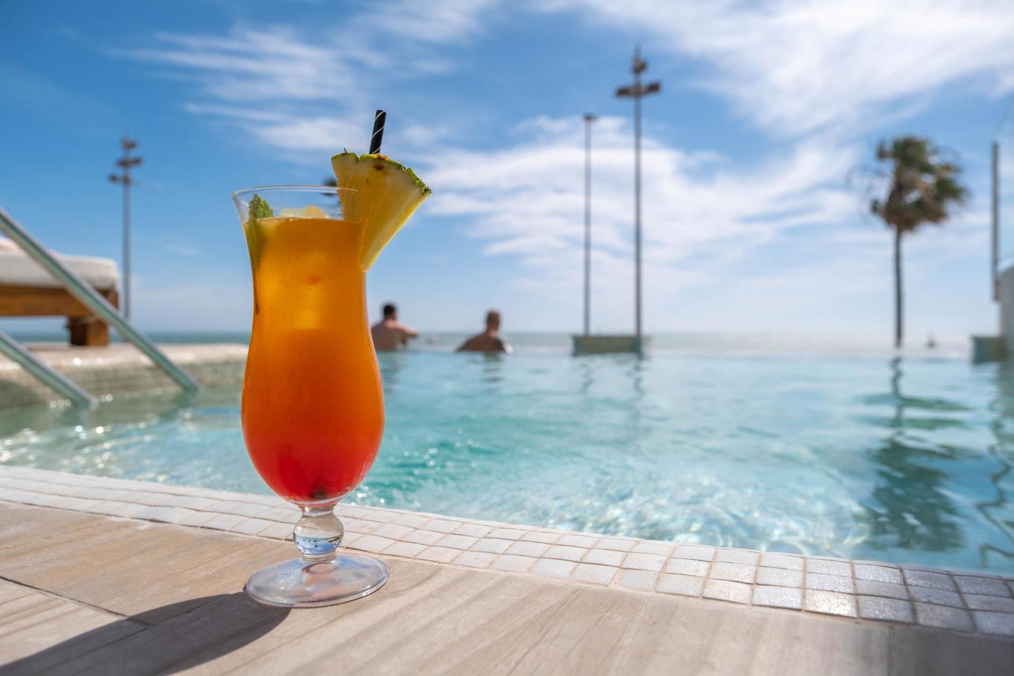 Cadiz Bahia By Qhotels Exterior photo