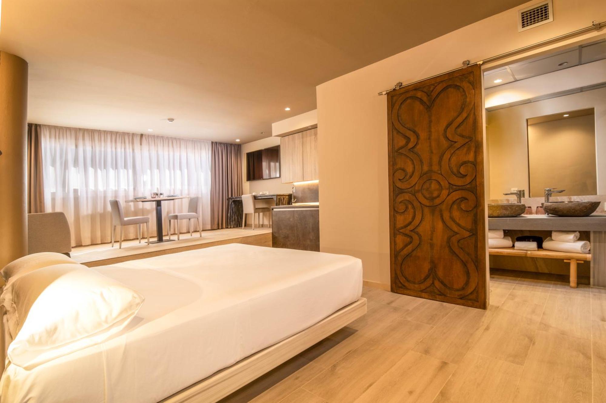 Cadiz Bahia By Qhotels Exterior photo
